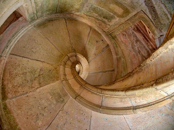 Eggers, Julie 아티스트의 Portugal-Tomar-Stairway in the Royal Cloister of the Convent of Christ in Tomar작품입니다.